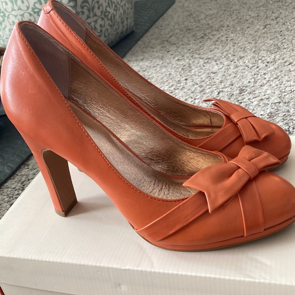 Miss Albright for Anthropologie bow pumps - Picture 7 of 15